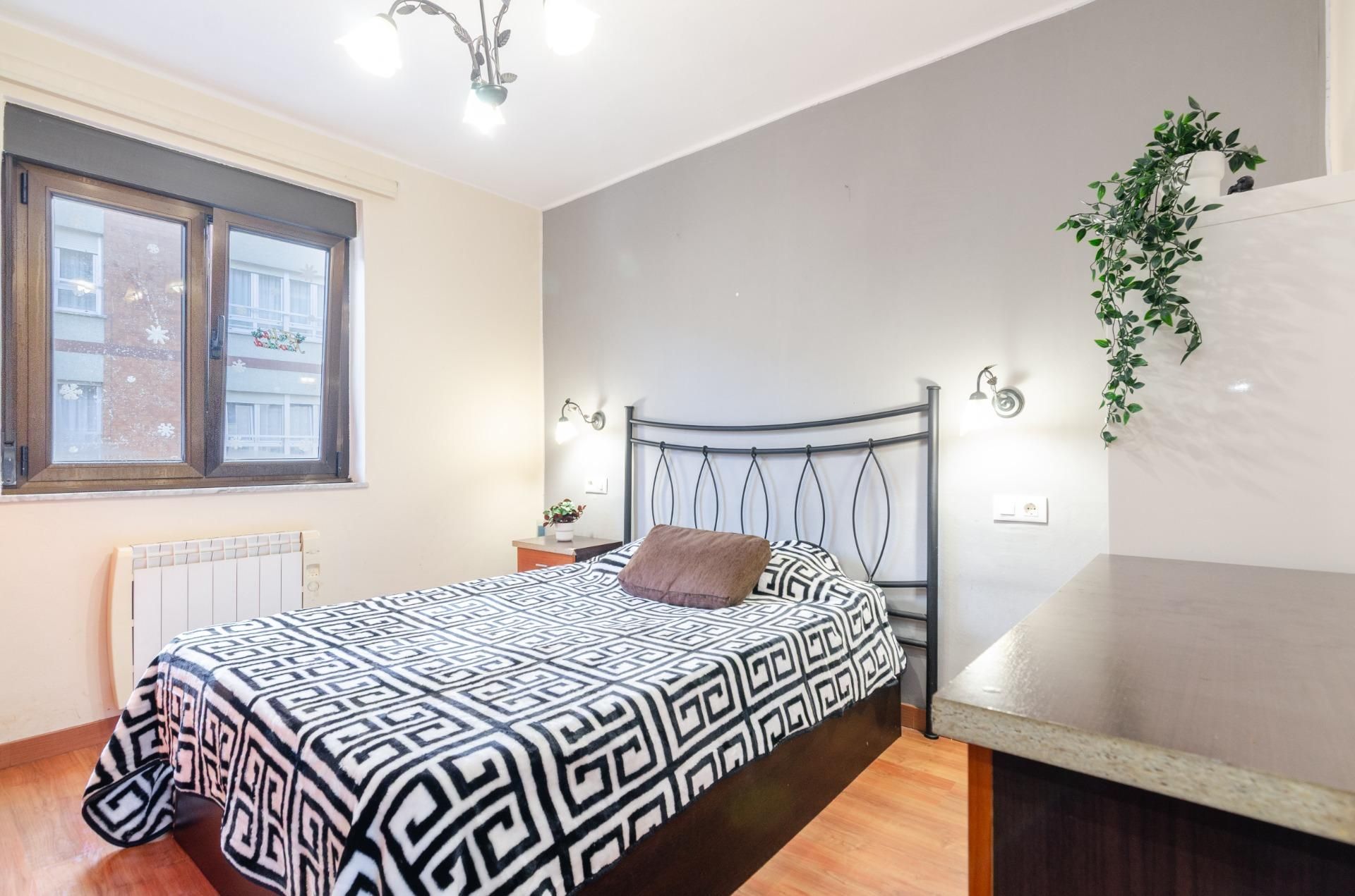 Dormitori de Pis en venda en Mieres (Asturias) amb Calefacció, Traster i Balcó