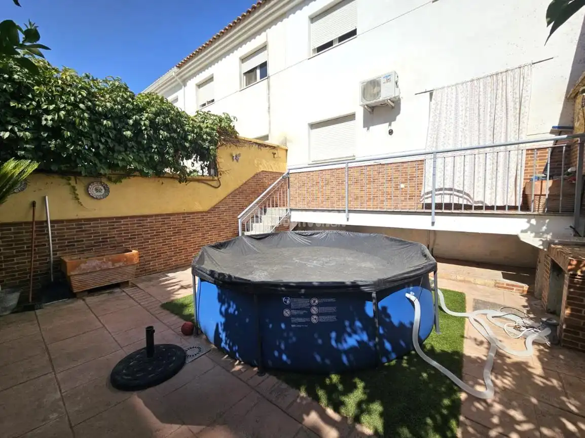Swimming pool of Detached homes for sale in Vegas del Genil