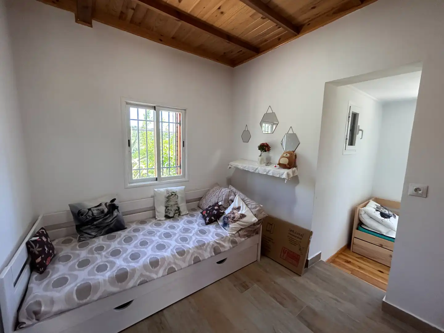 Dormitori de Finca rústica en venda en Cadalso de los Vidrios amb Jardí privat i Moblat
