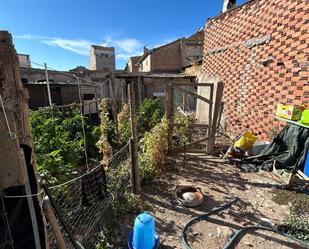 Jardí de Casa o xalet en venda en Dosbarrios