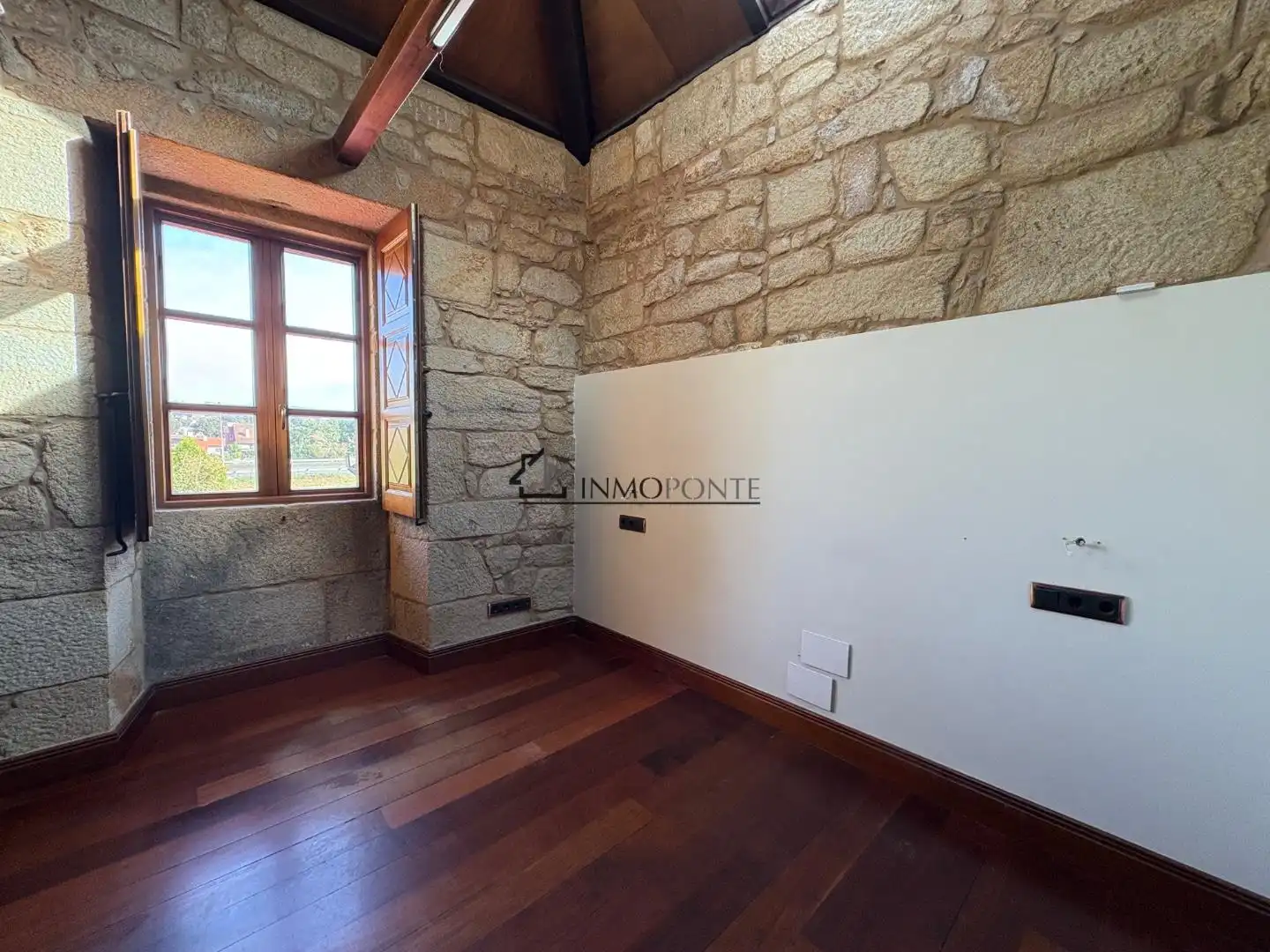 Casa o xalet en venda en Pontevedra Capital  amb Jardí privat