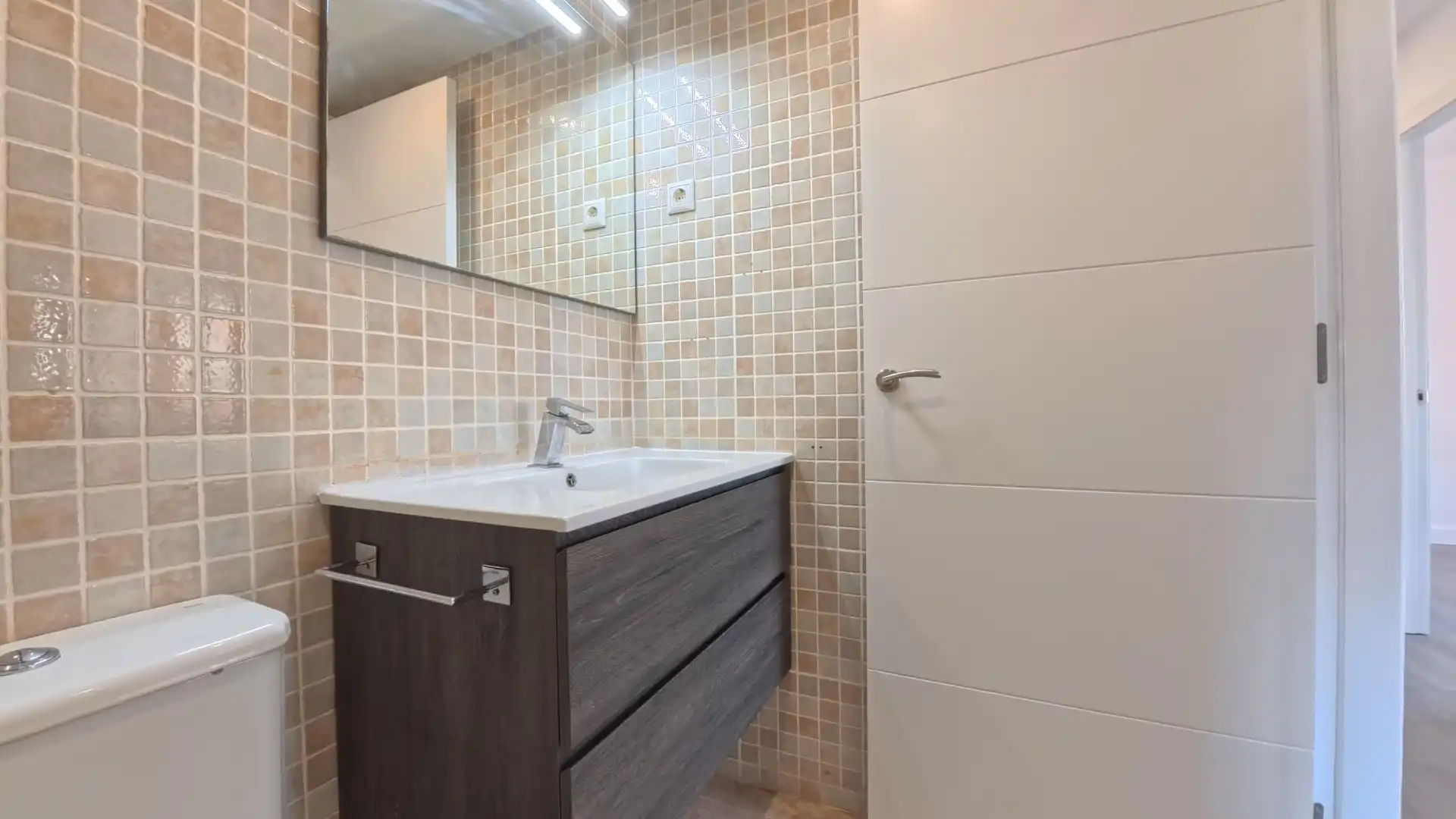 Baño de Ático en venta en Cunit con Aire acondicionado, Parquet y Terraza