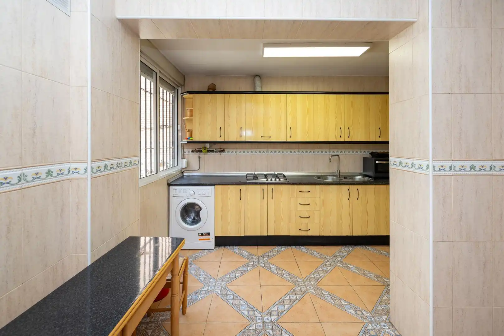 Kitchen of Flat for sale in Granada  with Terrace, Furnished and Balcony