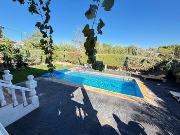 Villa mit Pool zum Verkauf in Valdepeñas