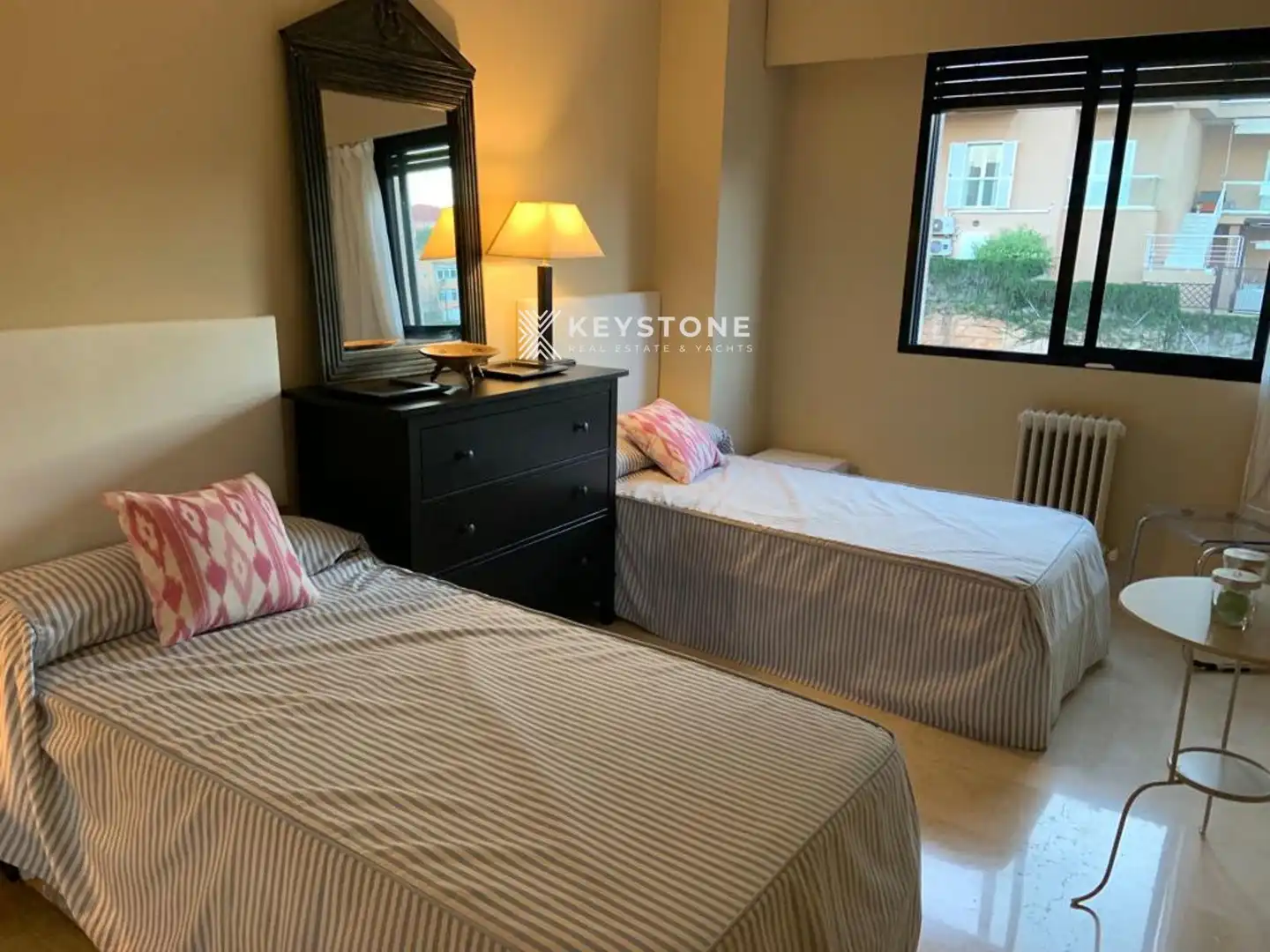 Habitación de Piso de alquiler en  Palma de Mallorca con Aire acondicionado, Terraza y Piscina