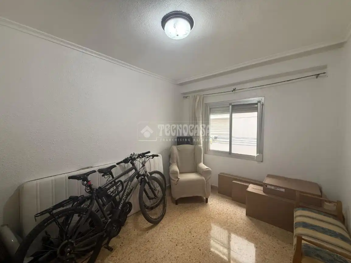 Schlafzimmer von Wohnung zum Verkauf in Mislata mit Klimaanlage und Balkon