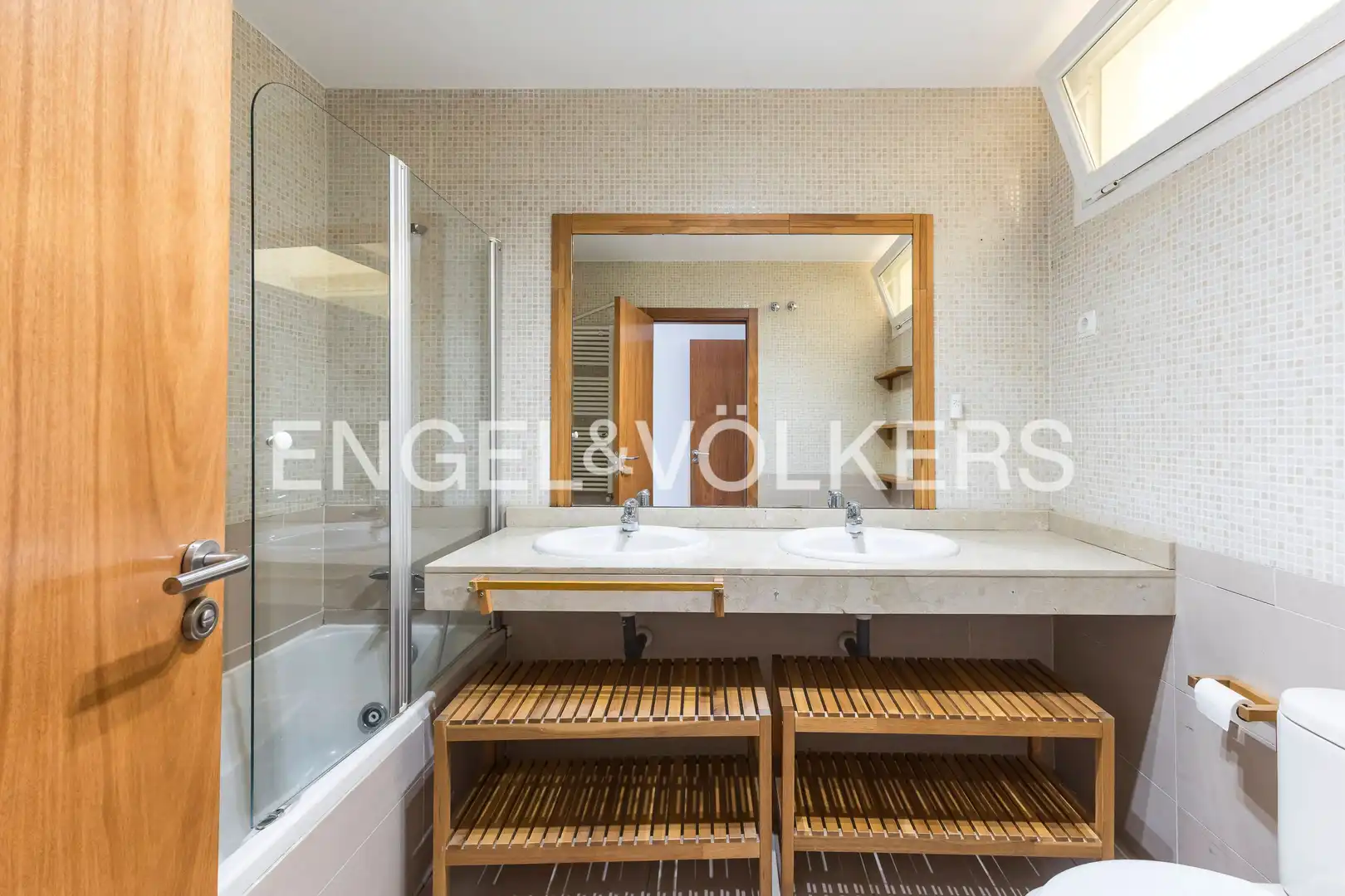 Bathroom of Detached homes for sale in Paracuellos de Jarama  with Air Conditioner, Heating and Private garden