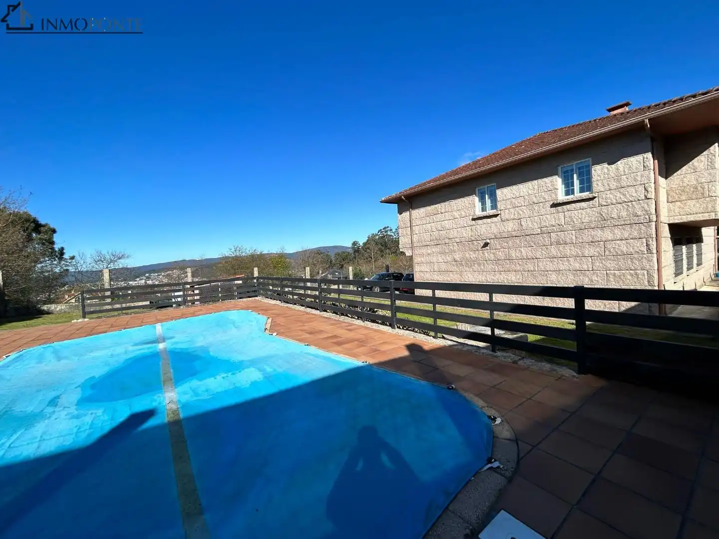 Piscina de Casa o xalet en venda en Pontevedra Capital  amb Calefacció, Jardí privat i Terrassa