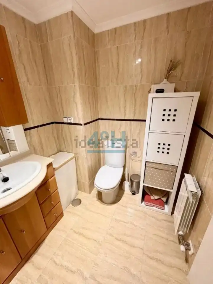 Bathroom of Flat for sale in Ourense Capital   with Heating and Balcony