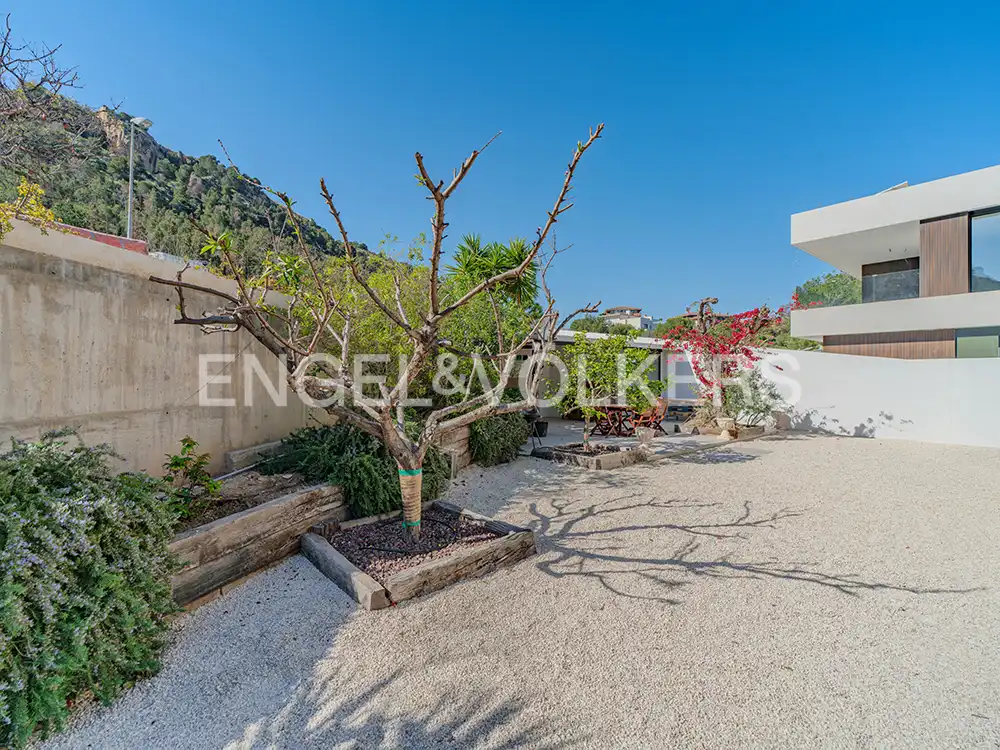 Vista exterior de Casa o xalet en venda en Alicante / Alacant amb Aire condicionat, Calefacció i Jardí privat