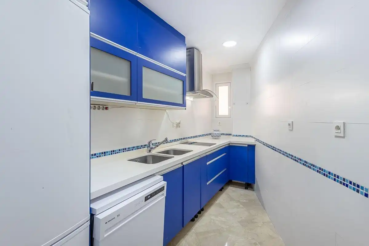 Kitchen of Flat for rent in Granada  with Air Conditioner and Community pool