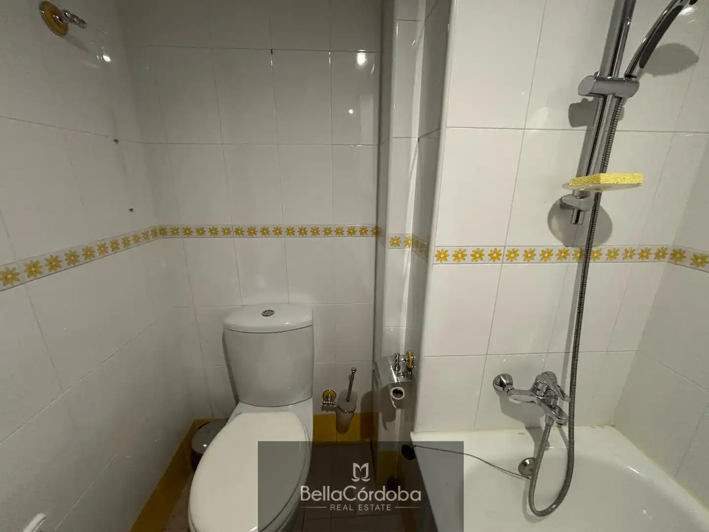 Bany de Pis en venda en Córdoba amb Aire condicionat i Terrassa