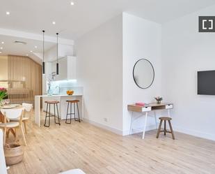 Living room of Flat to rent in  Madrid Capital  with Air Conditioner and Balcony