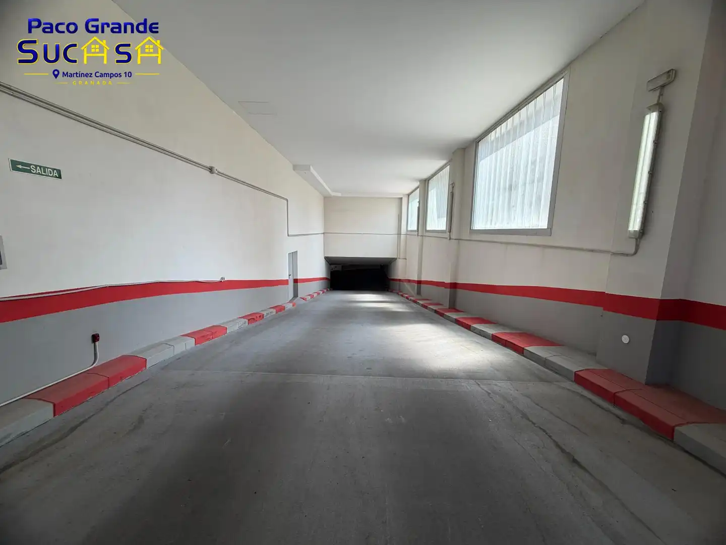 Parking of Flat for rent in Granada  with Air Conditioner, Heating and Parquet flooring