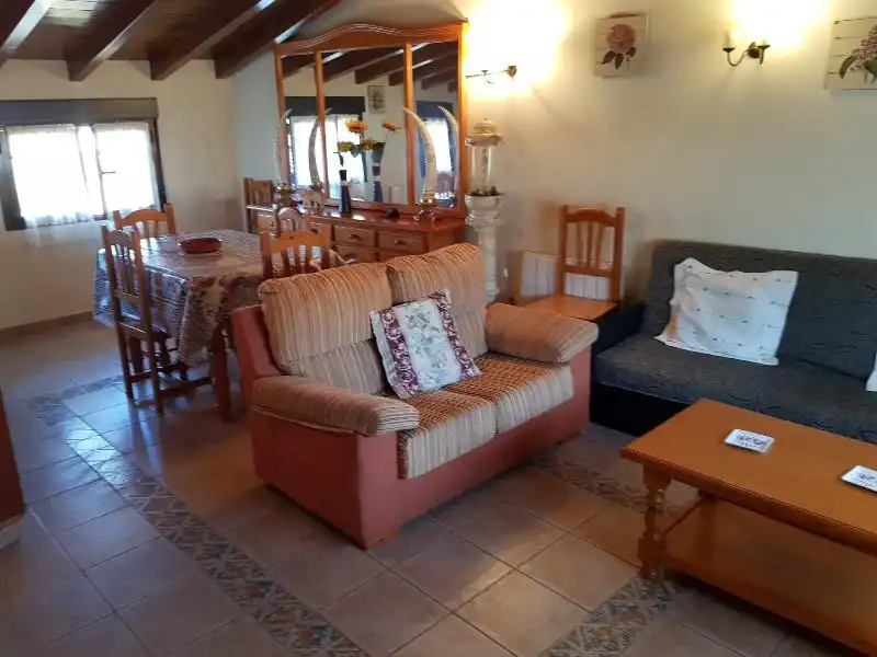 Living room of Flat for sale in Jerte  with Heating, Private garden and Furnished