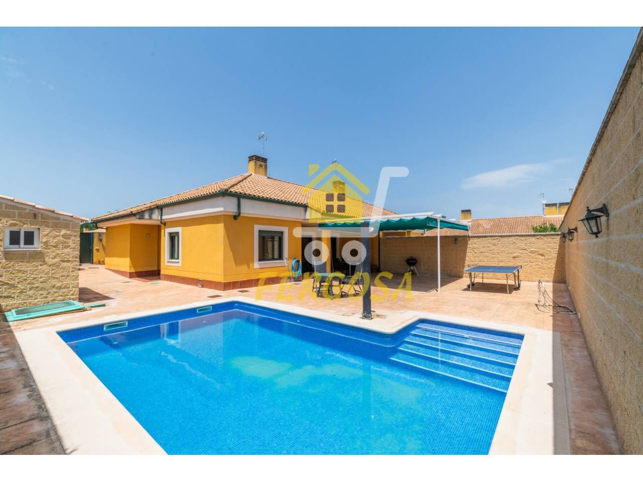 Swimming pool of Single-family semi-detached for sale in Escalona  with Heating, Private garden and Terrace