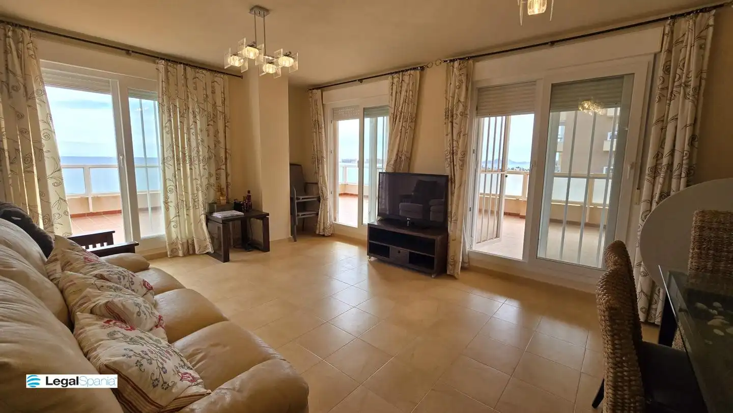 Wohnzimmer von Wohnungen zum Verkauf in La Manga del Mar Menor mit Klimaanlage, Heizung und Privatgarten