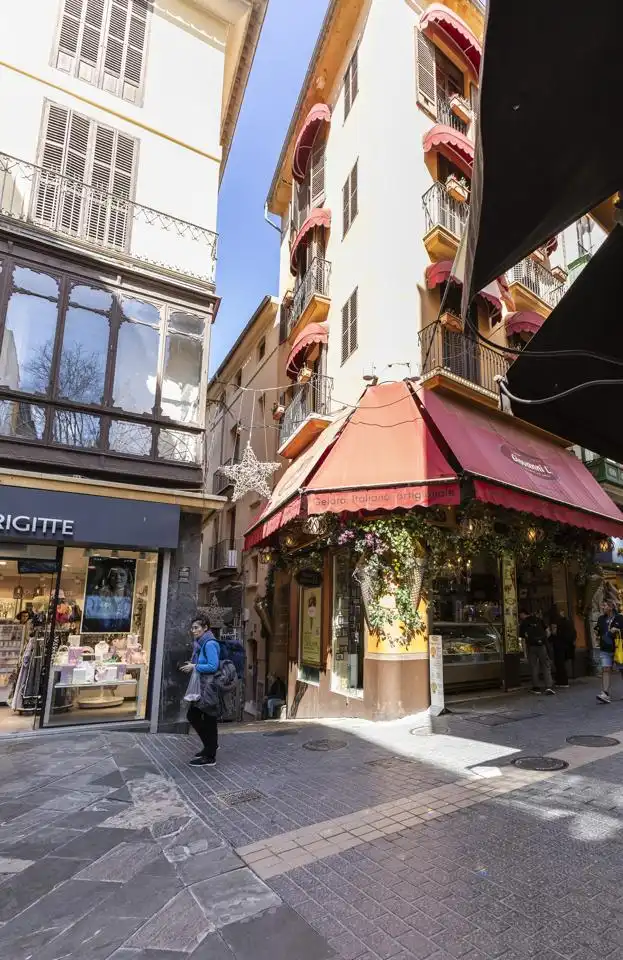 Außenansicht von Maisonette zum Verkauf in  Palma de Mallorca mit Klimaanlage, Terrasse und Möbliert