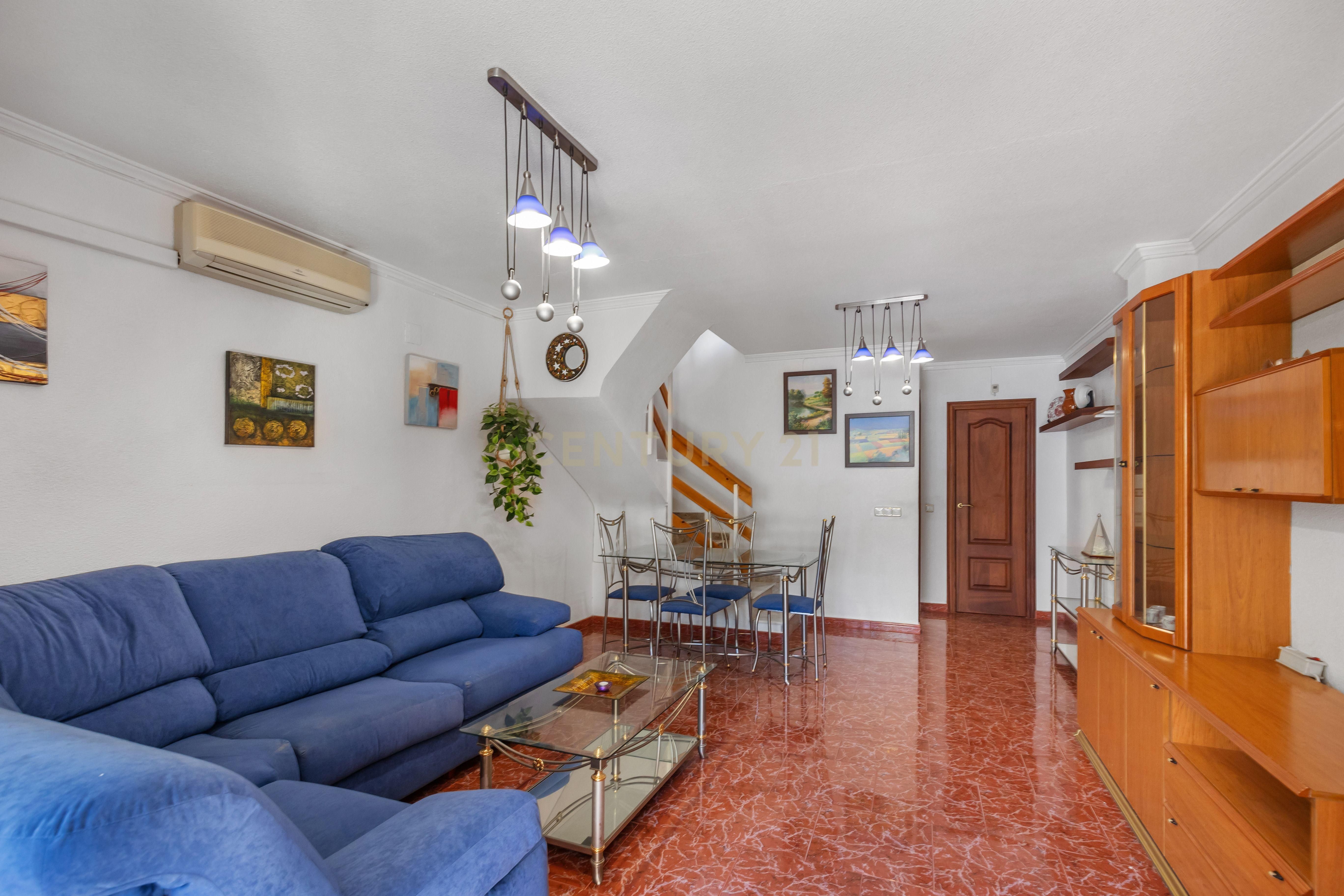 Sala d'estar de Casa adosada en venda en Torrevieja