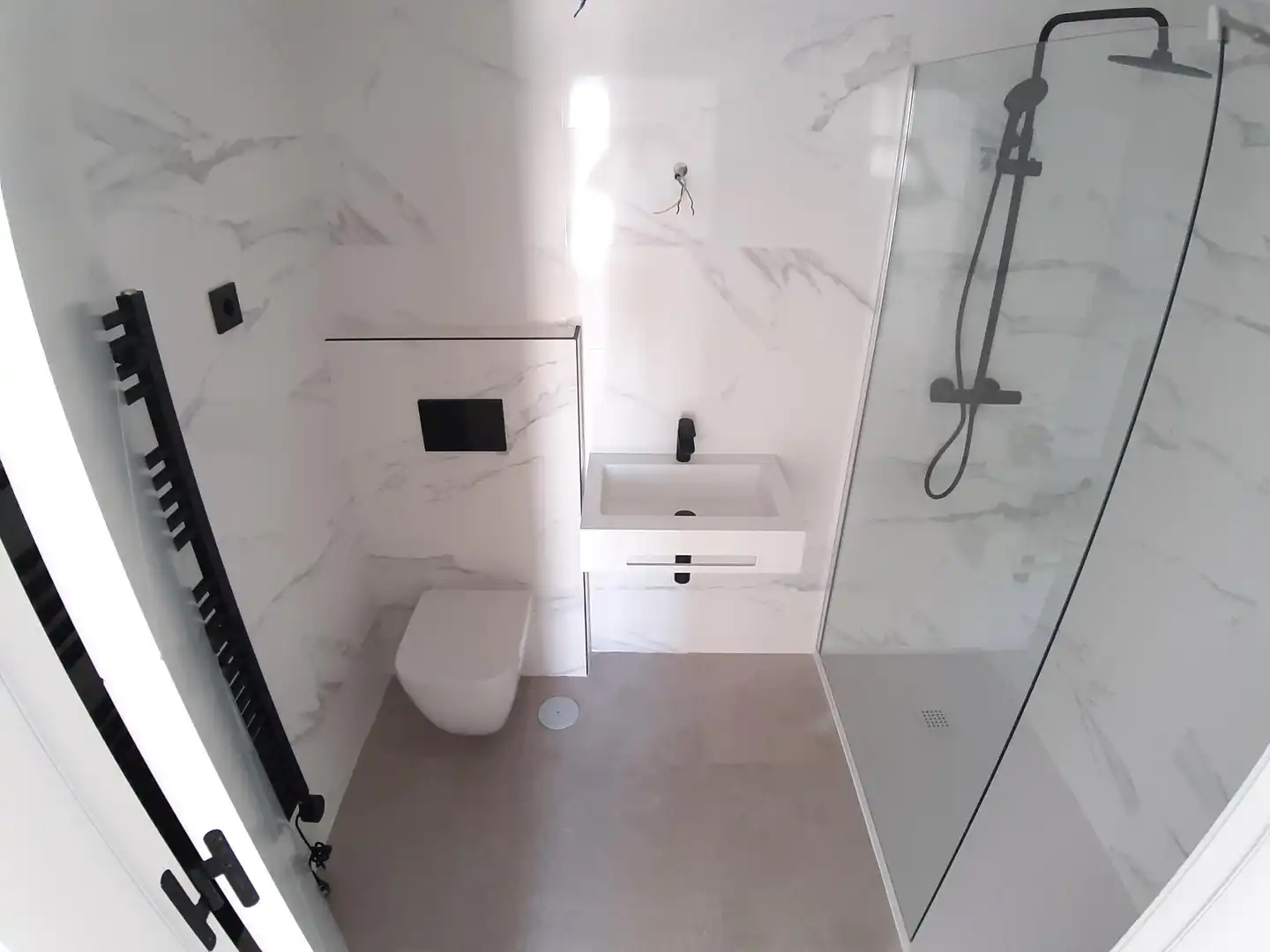 Baño de Ático de alquiler en Fuengirola con Terraza, Trastero y Jacuzzi