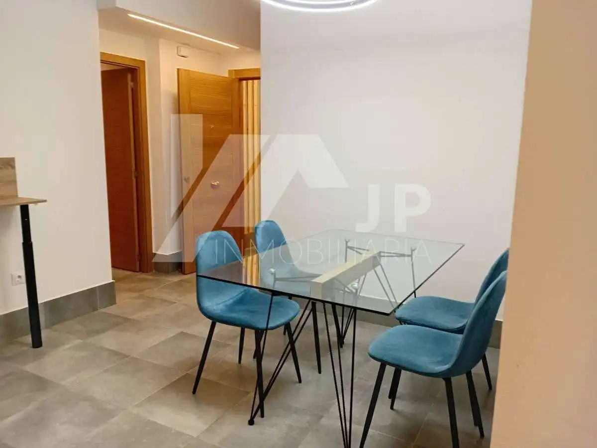 Dining room of Flat for rent in Granada  with Air Conditioner, Heating and Parquet flooring