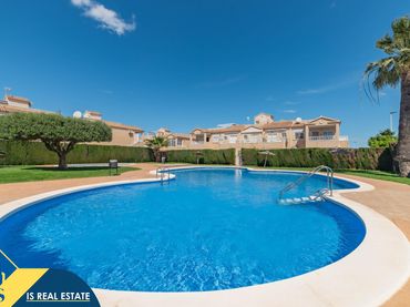Maison mitoyenne avec piscine à vendre à Zona Carrefour - Urbanizaciones