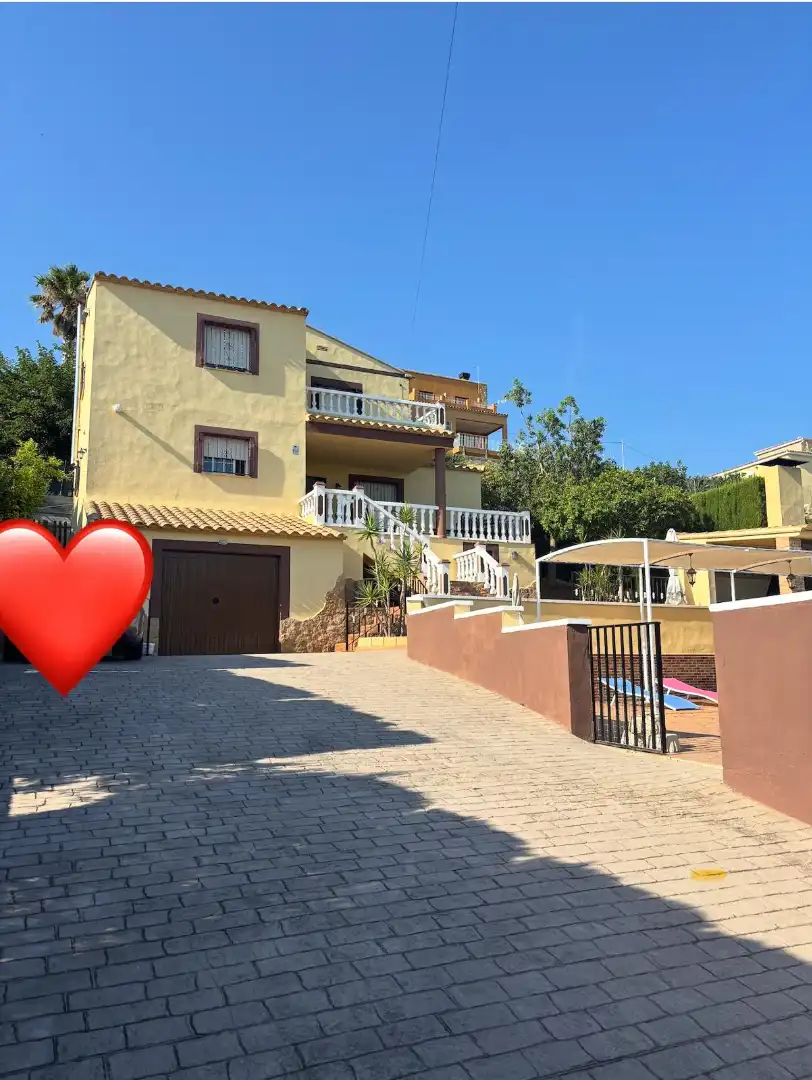 Vista exterior de Casa o chalet en venta en Alginet con Calefacción, Jardín privado y Terraza
