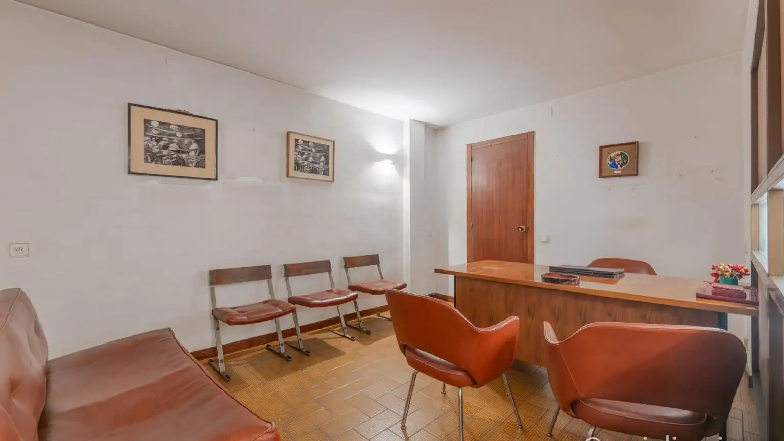 Office for sale in Girona  with Air Conditioner and Heating