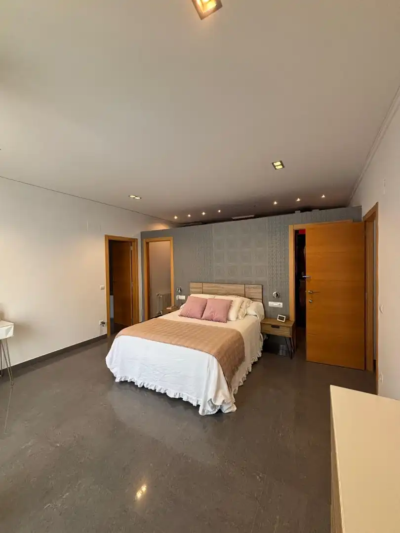 Schlafzimmer von Haus oder Chalet zum Verkauf in Alginet mit Klimaanlage, Heizung und Terrasse