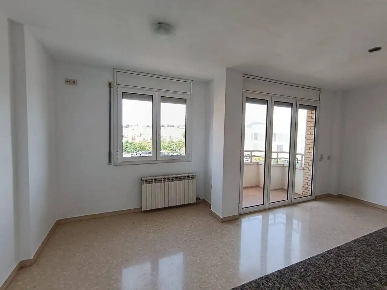 Sala d'estar de Pis de lloguer en Manresa amb Calefacció i Balcó
