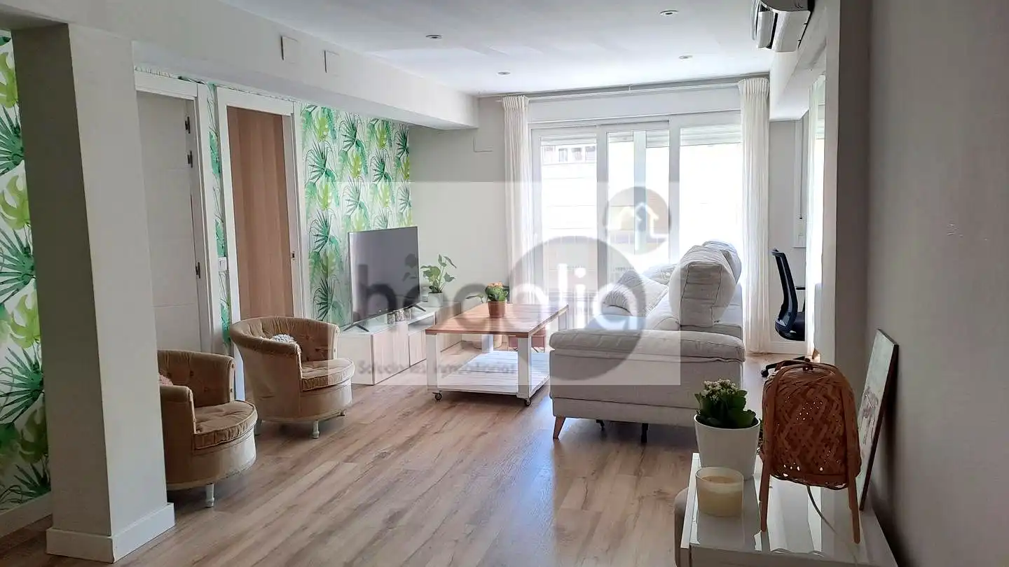 Sala de estar de Piso de alquiler en Sevilla con Aire acondicionado, Amueblado y Balcón