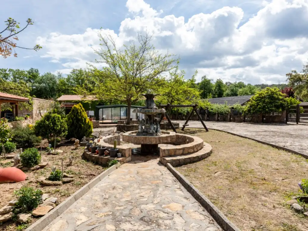 Jardín de Casa o chalet en venta en Espinoso del Rey con Terraza, Piscina y Amueblado