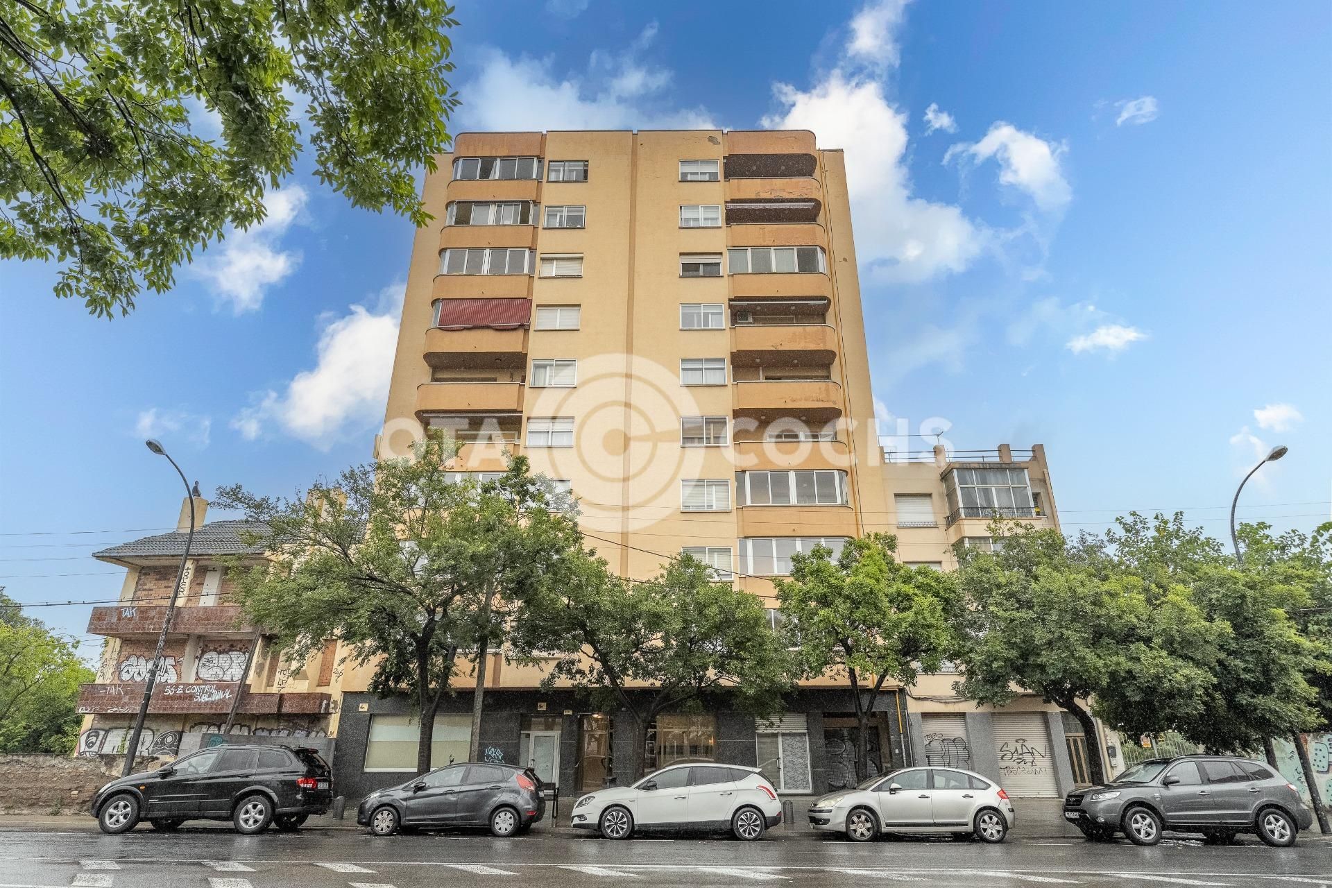 Vista exterior de Pis en venda en Reus amb Calefacció i Balcó