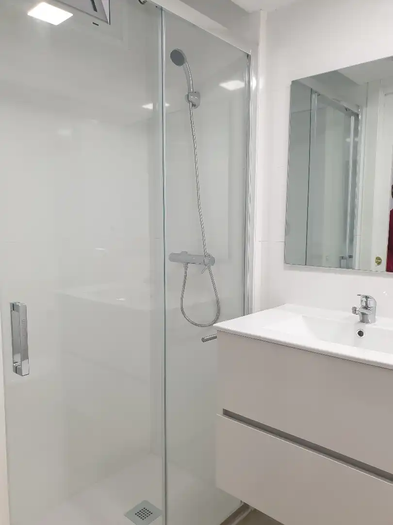 Baño de Piso de alquiler en Sabadell con Calefacción, Terraza y Amueblado