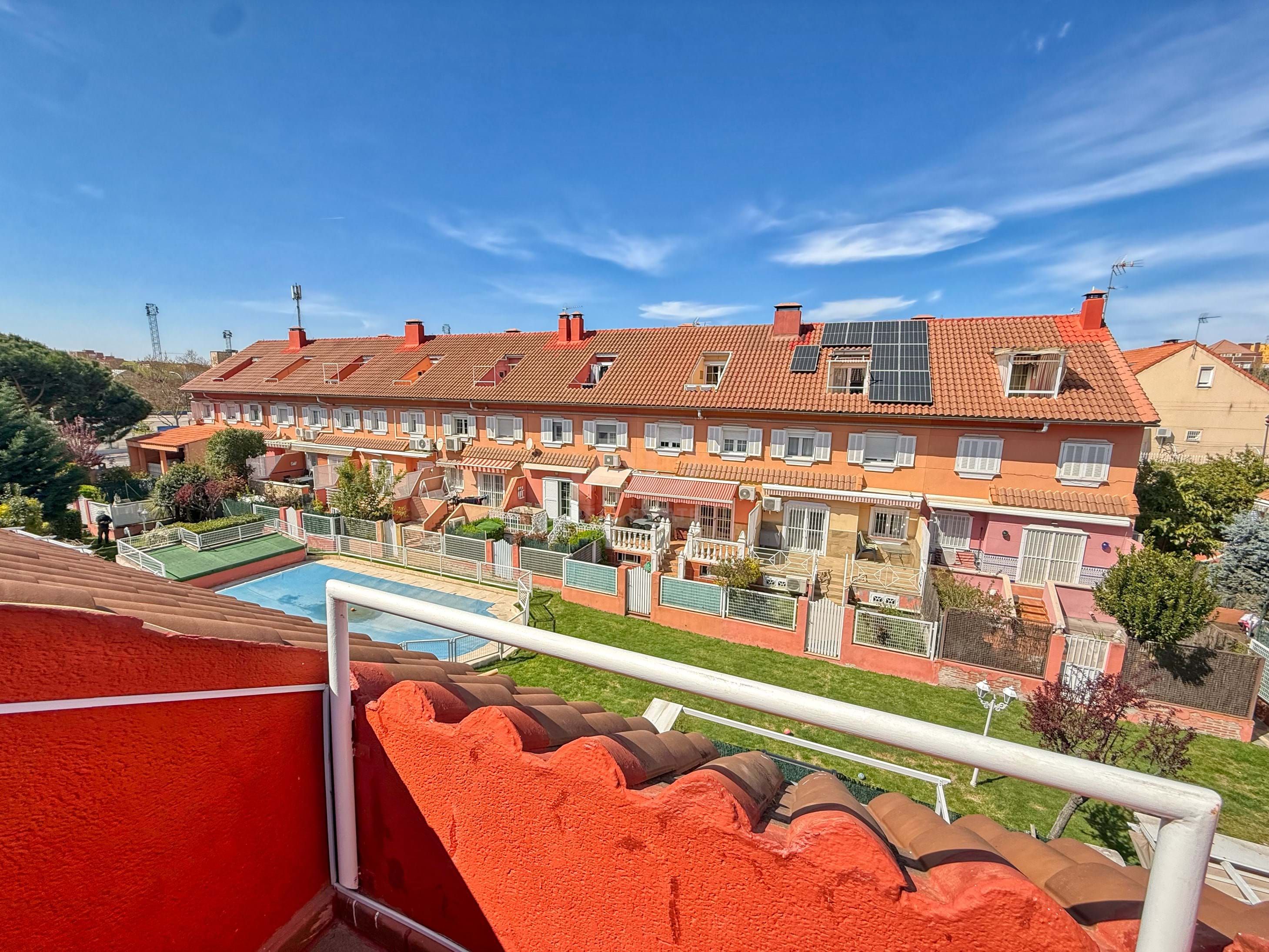 Exterior view of Houses for sale in Getafe  with Air Conditioner, Heating and Terrace