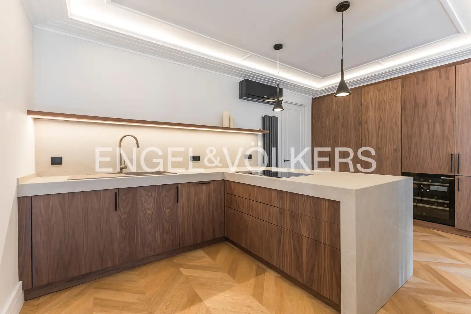Kitchen of Flat for sale in Madrid  with Air Conditioner, Heating and Parquet flooring