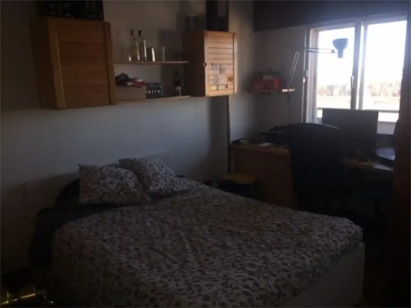 Dormitori de Pis per a compartir en Aranda de Duero amb Parquet, Moblat i Balcó
