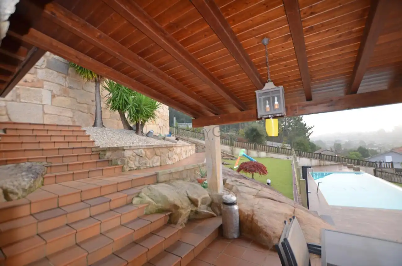 Terraza de Casa o chalet en venta en Tui con Calefacción, Jardín privado y Terraza