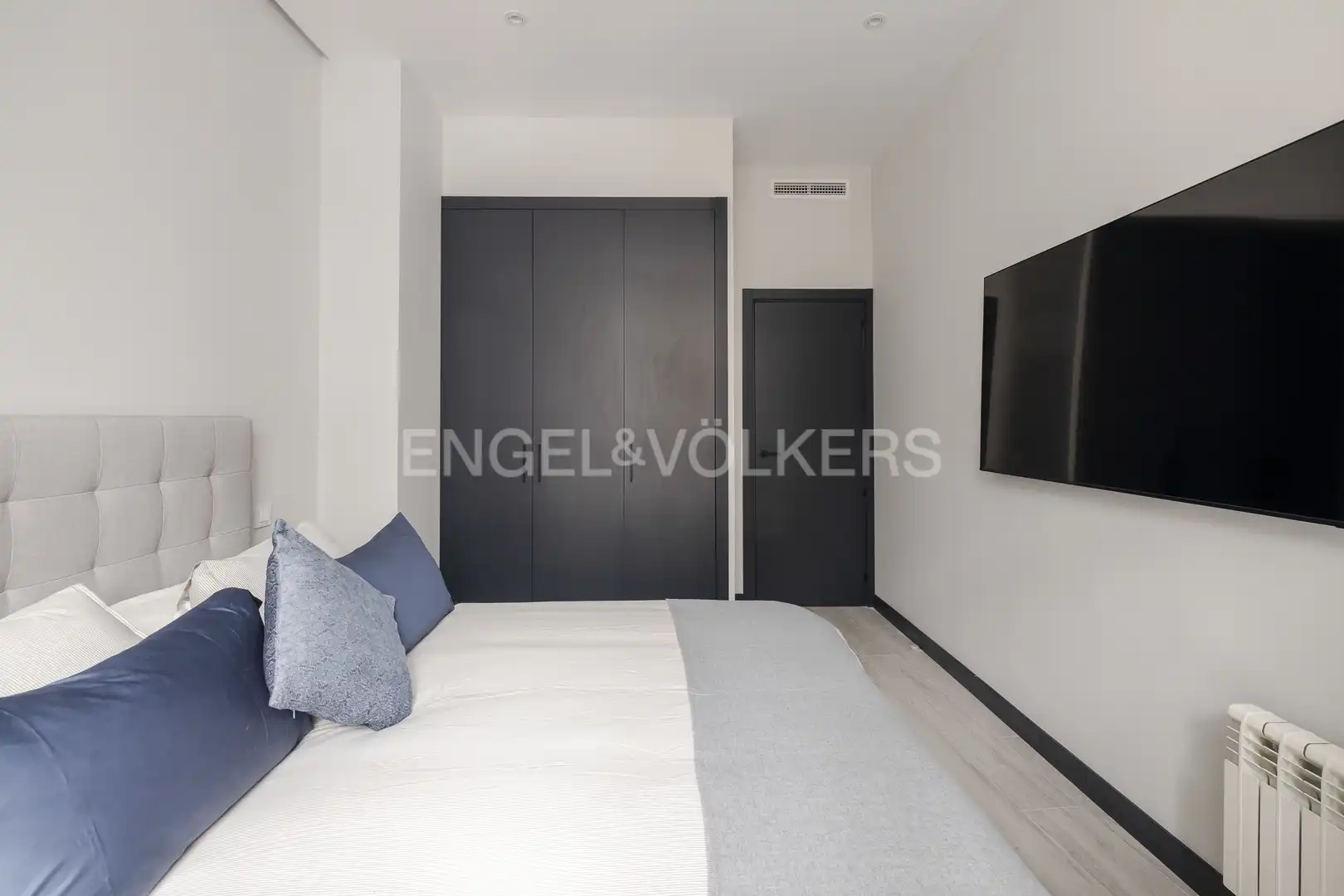 Schlafzimmer von Wohnung zur Miete in Madrid mit Klimaanlage, Heizung und Möbliert
