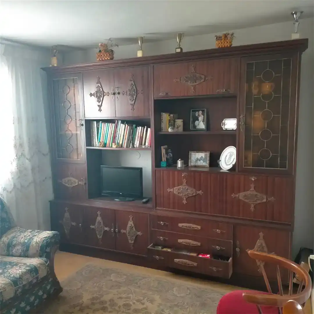 Sala d'estar de Casa adosada en venda en Valdeolea amb Rentadora i TV