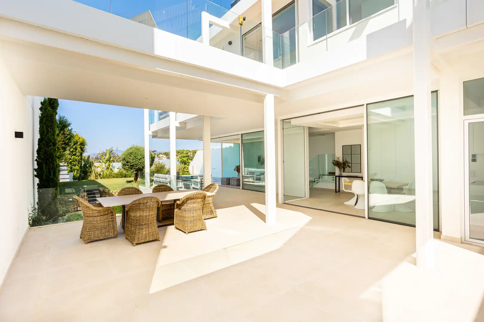 Terrassa de Casa o xalet en venda en Marbella amb Aire condicionat, Jardí privat i Terrassa