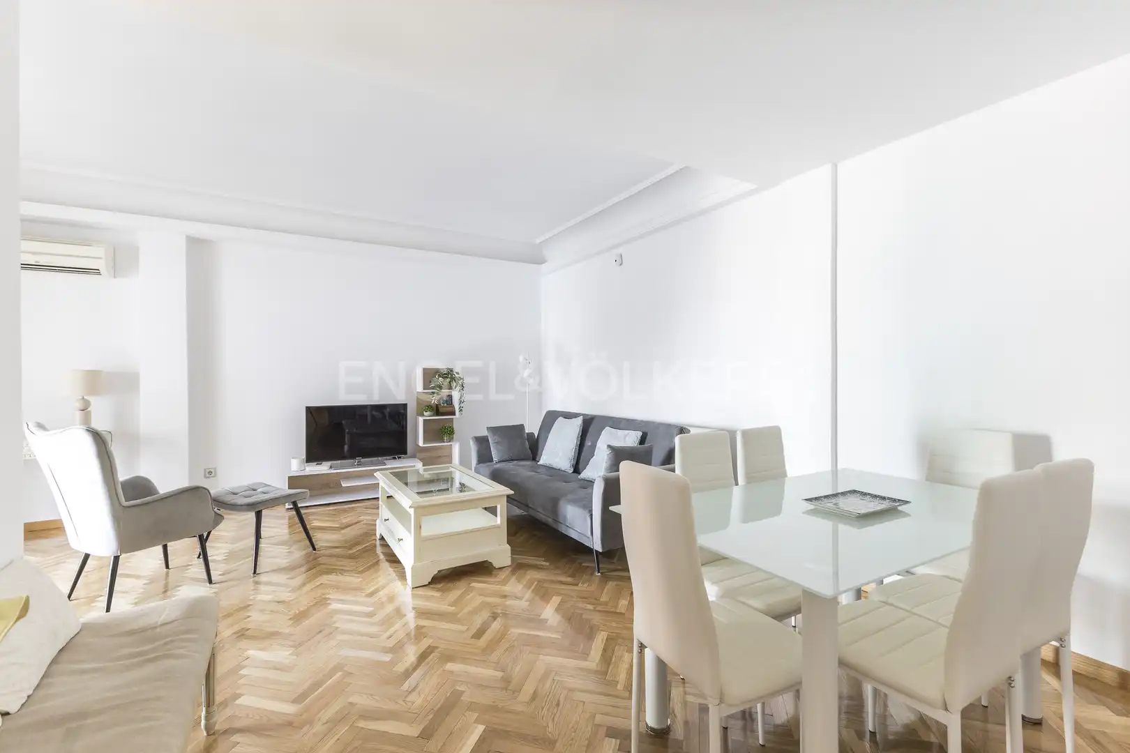 Sala d'estar de Pis de lloguer en Madrid amb Calefacció, Parquet i Terrassa