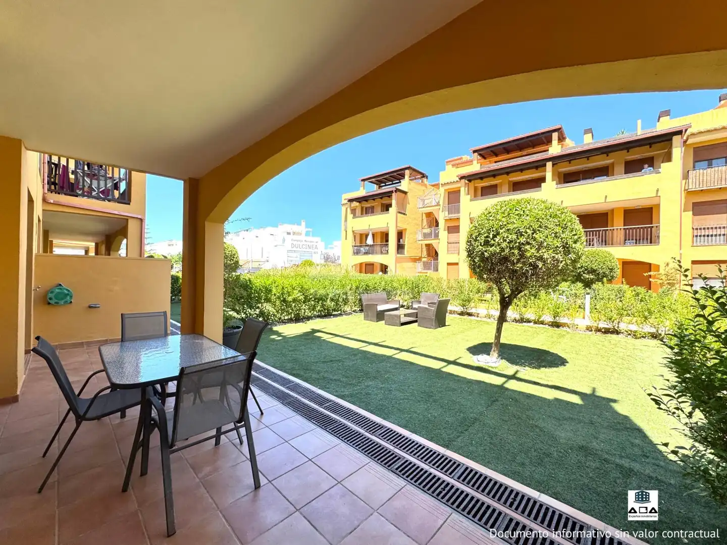 Terrassa de Planta baixa en venda en Alcalà de Xivert amb Aire condicionat, Calefacció i Jardí privat
