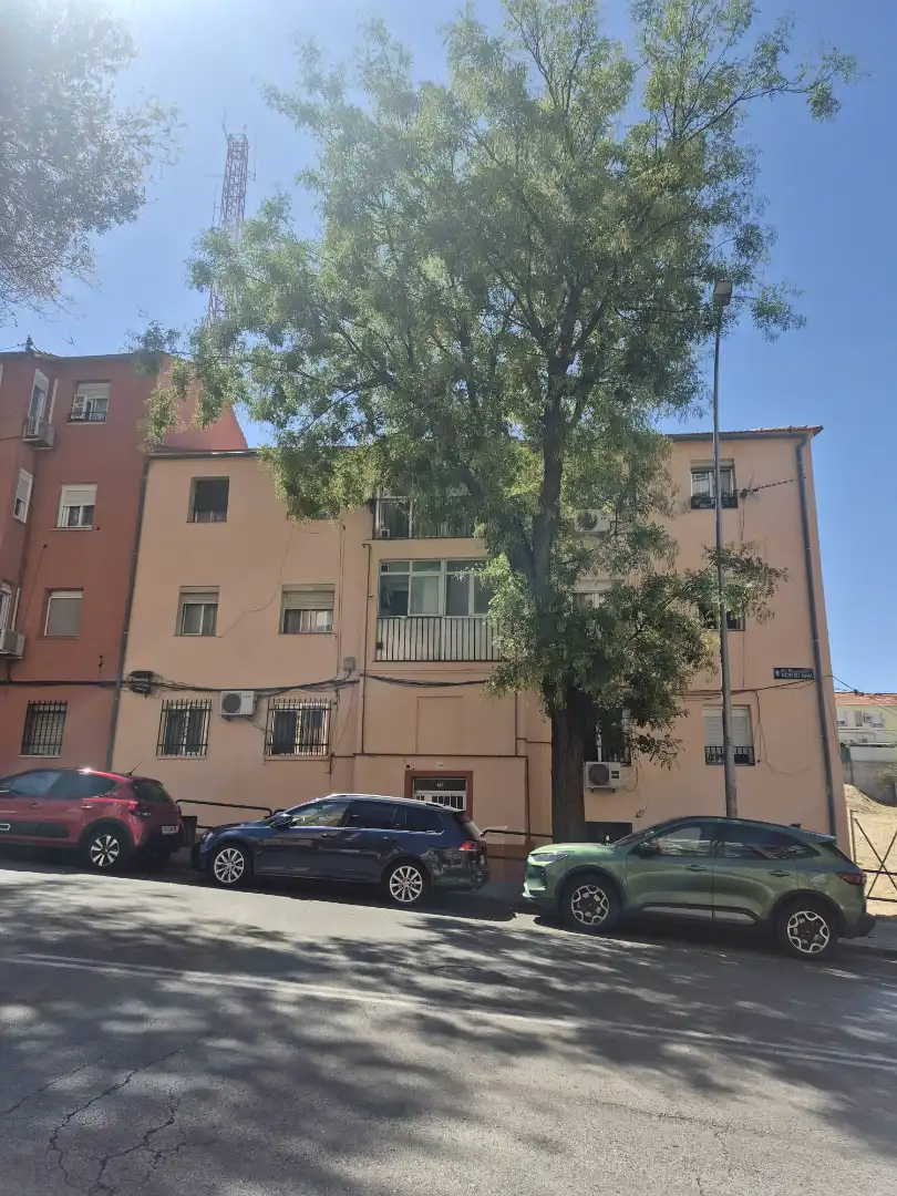 Vista exterior de Piso en venta en Madrid
