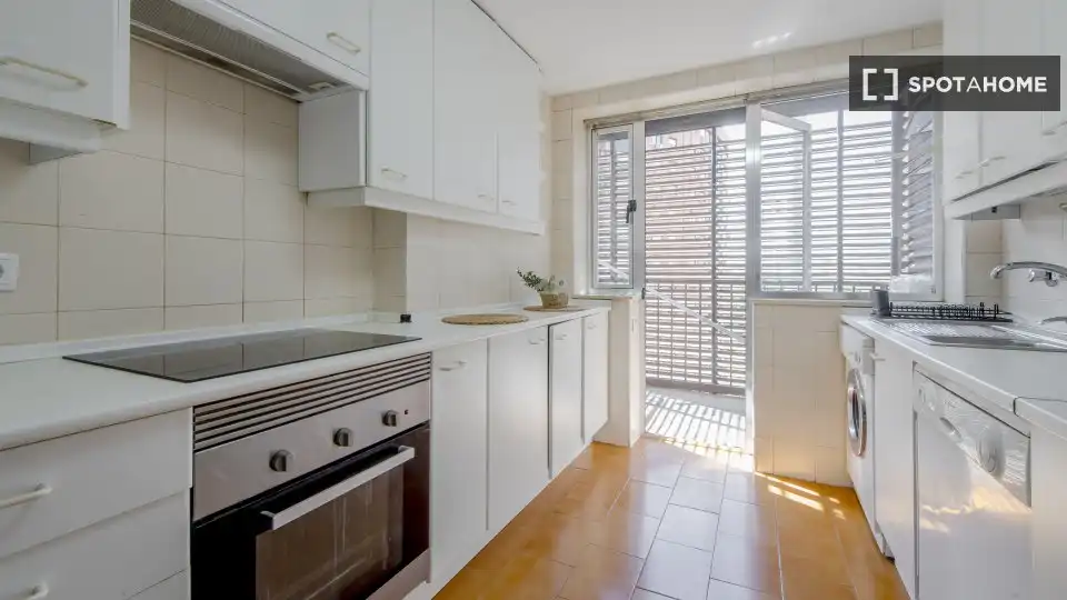 Kitchen of Flat for rent in Madrid  with Air Conditioner, Heating and Furnished