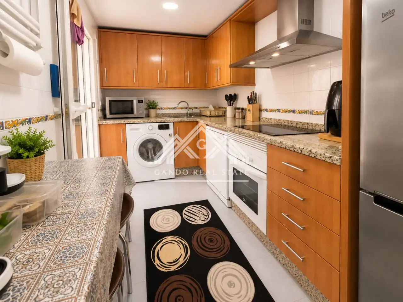 Kitchen of Flat for sale in Dos Hermanas  with Air Conditioner, Private garden and Storage room