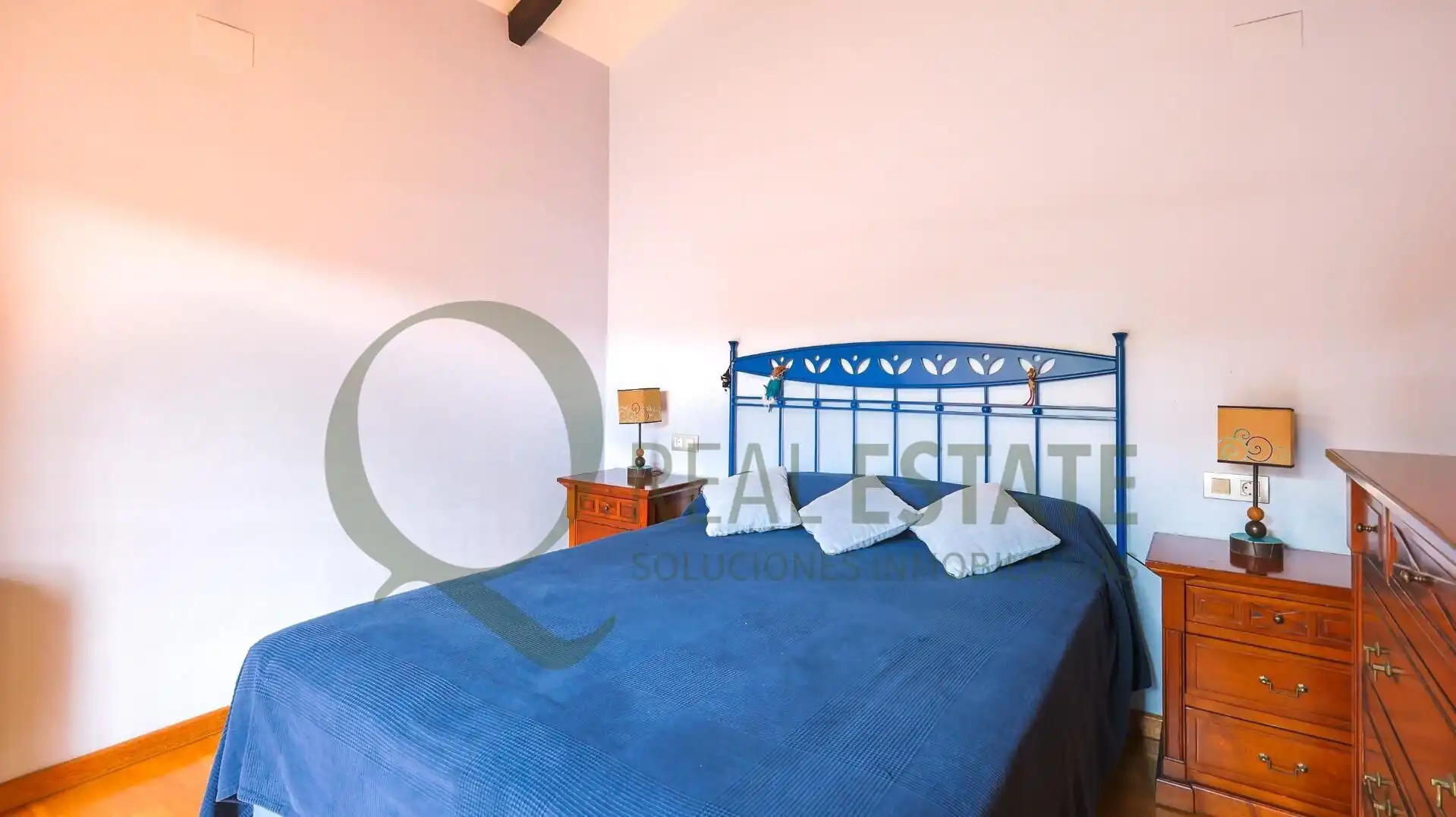 Dormitori de Casa o xalet en venda en Alicante / Alacant amb Calefacció, Jardí privat i Traster