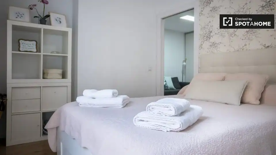 Bedroom of Flat for rent in Valencia  with Air Conditioner, Heating and Furnished