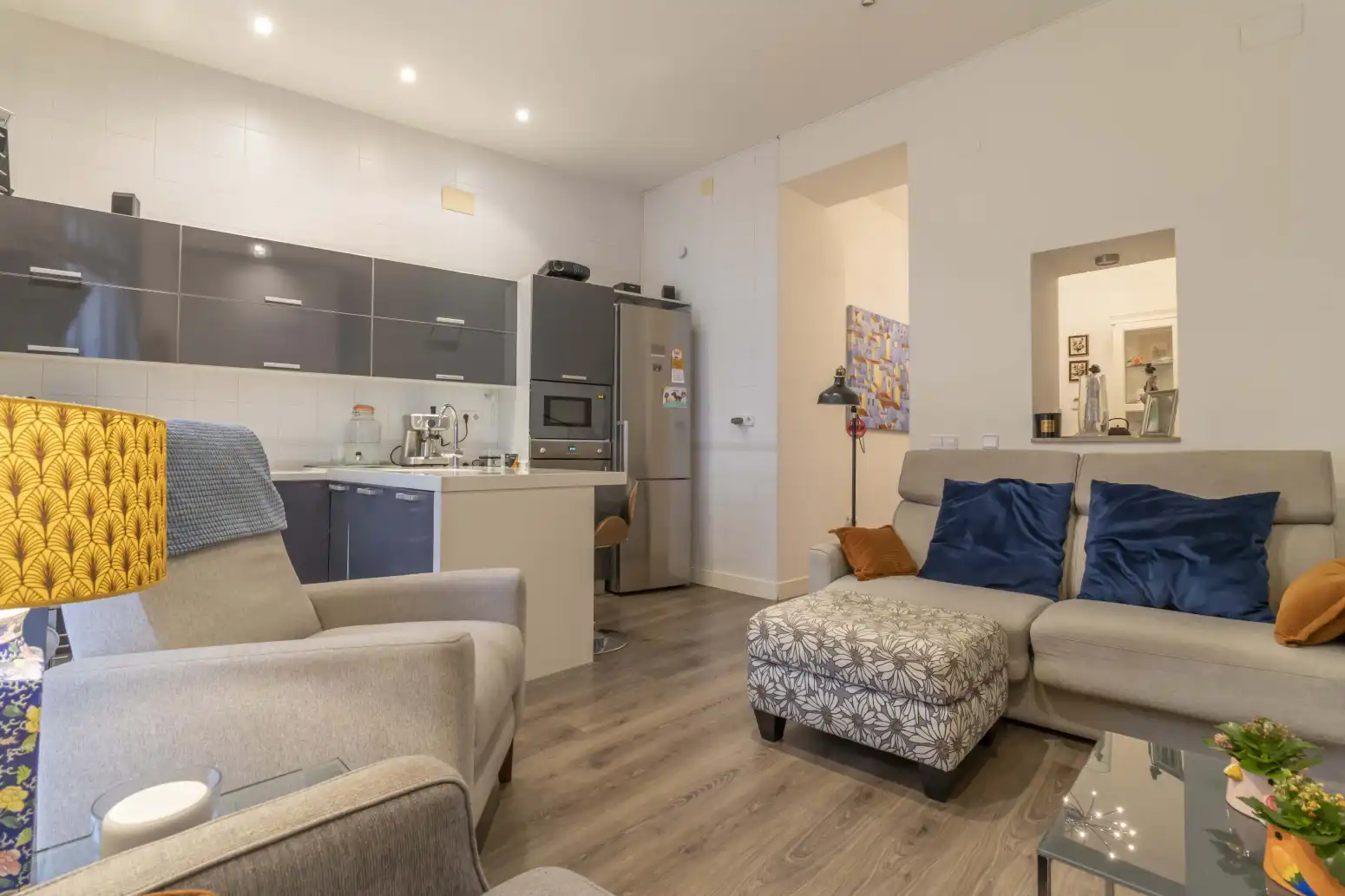 Living room of Flat for sale in Sevilla  with Air Conditioner, Heating and Balcony