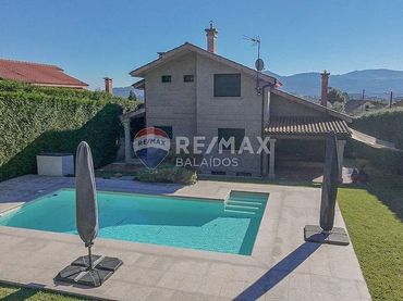 Villa mit Pool zum Verkauf in Lugar Teixeira